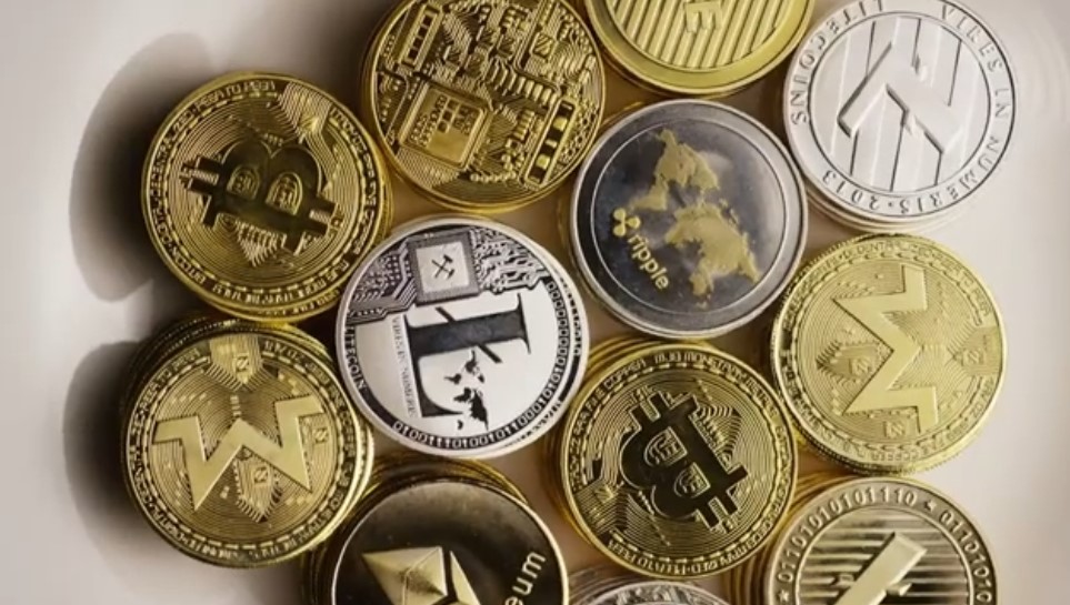 ¿Qué son los Memecoins? Dogecoin, Shiba Inu y el Fenómeno de las Criptomonedas Virales 5 Memecoins rank