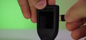 Ledger Nano X vs. Trezor Model T: La Batalla Definitiva por Tus Criptoactivos 5 Trezor Model T usdt