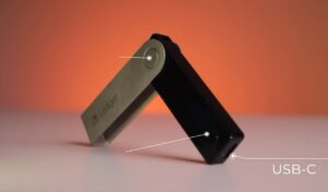 Ledger Nano X vs. Trezor Model T: La Batalla Definitiva por Tus Criptoactivos 3 Trezor Model T amazon